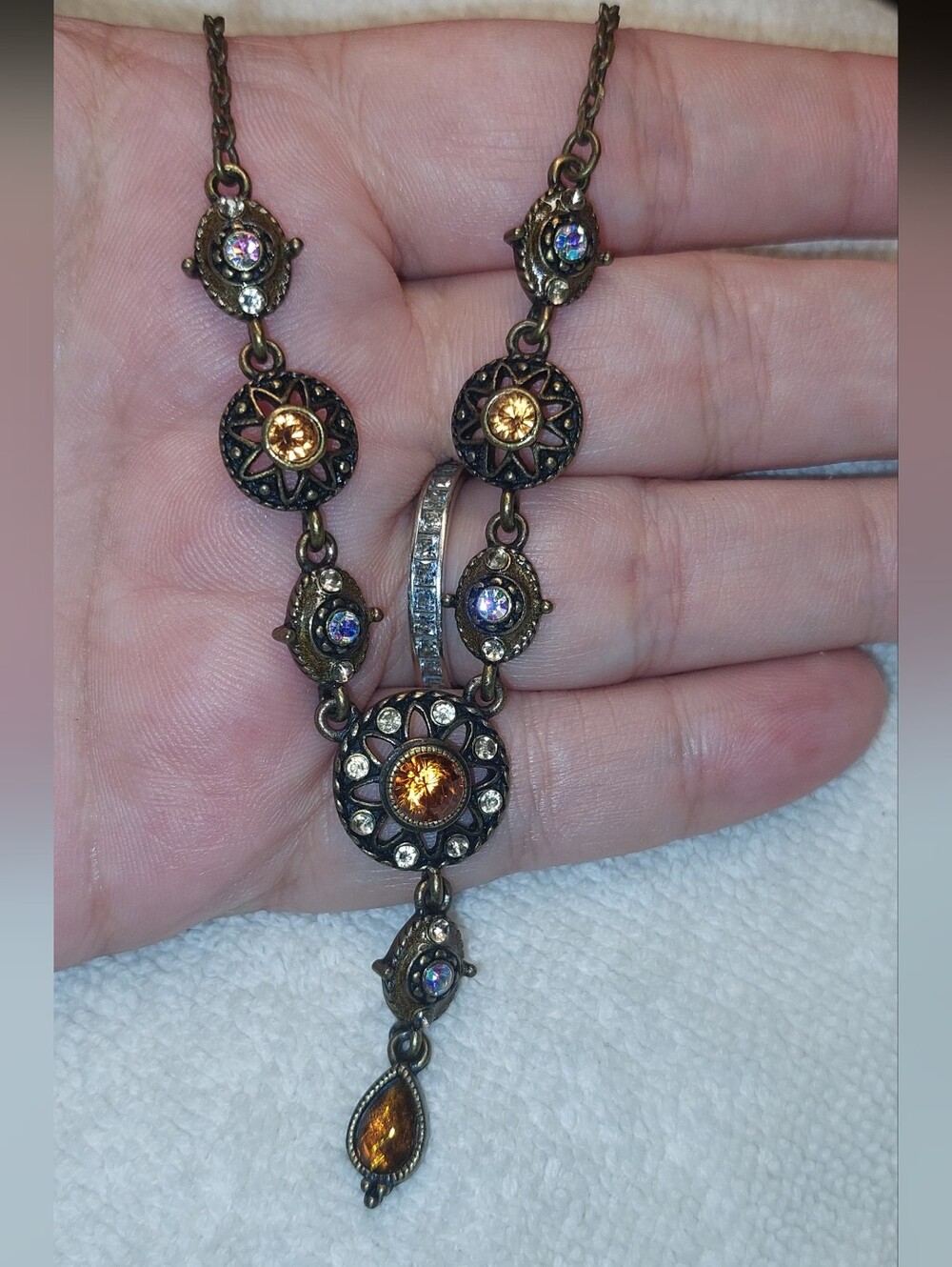 Vintage-Inspired Amber Crystal Pendant Necklace - Women Jewelry